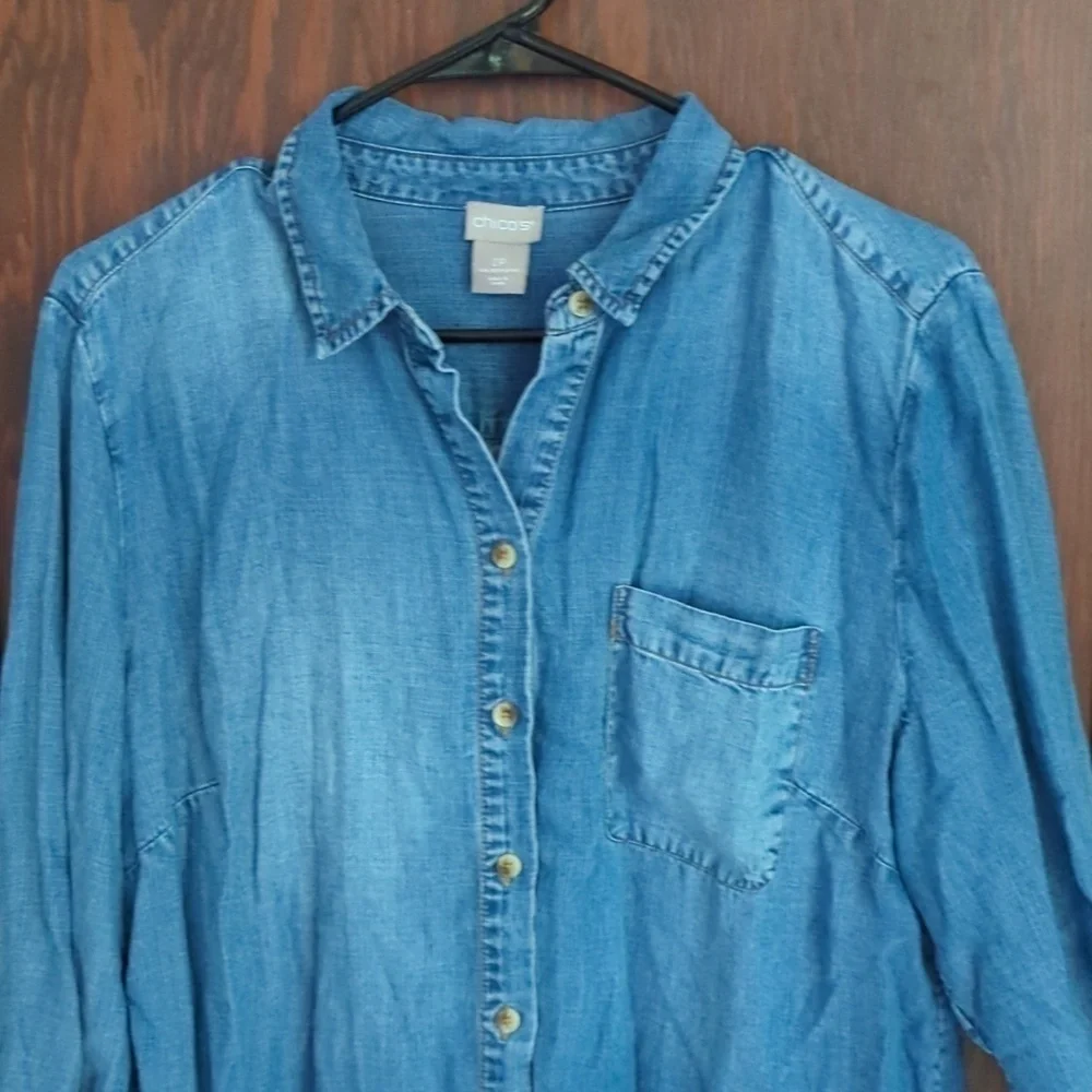 Chico's Medium Wash Denim Button Down Roll Tab Blouse Size Large(12/14) Petite_2